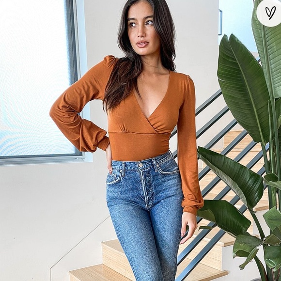 Lulus rust surplice cropped top w balloon sleeves - Picture 2 of 6